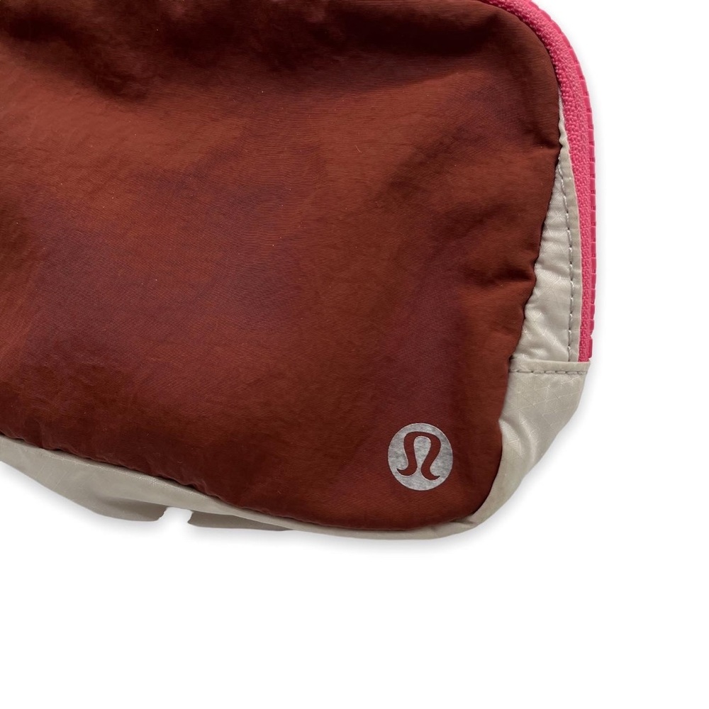 Lululemon Everywhere Belt Bag *1L - Picture 2 of 9